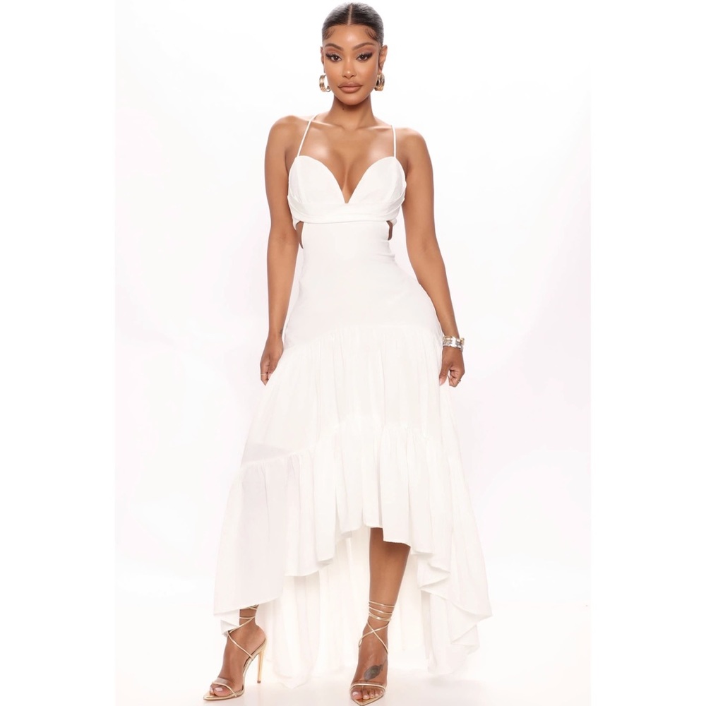 🤍 Gorgeous white ruffle dress Size XL - fits 12/14